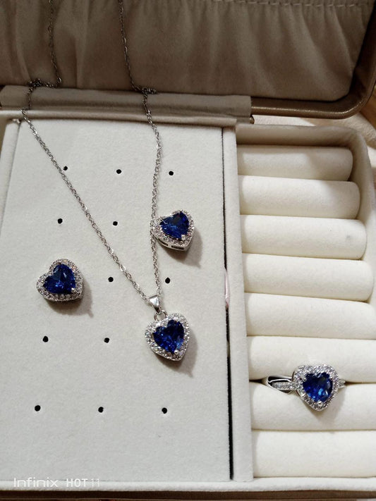 Lot de collier + bague + boucle coeur