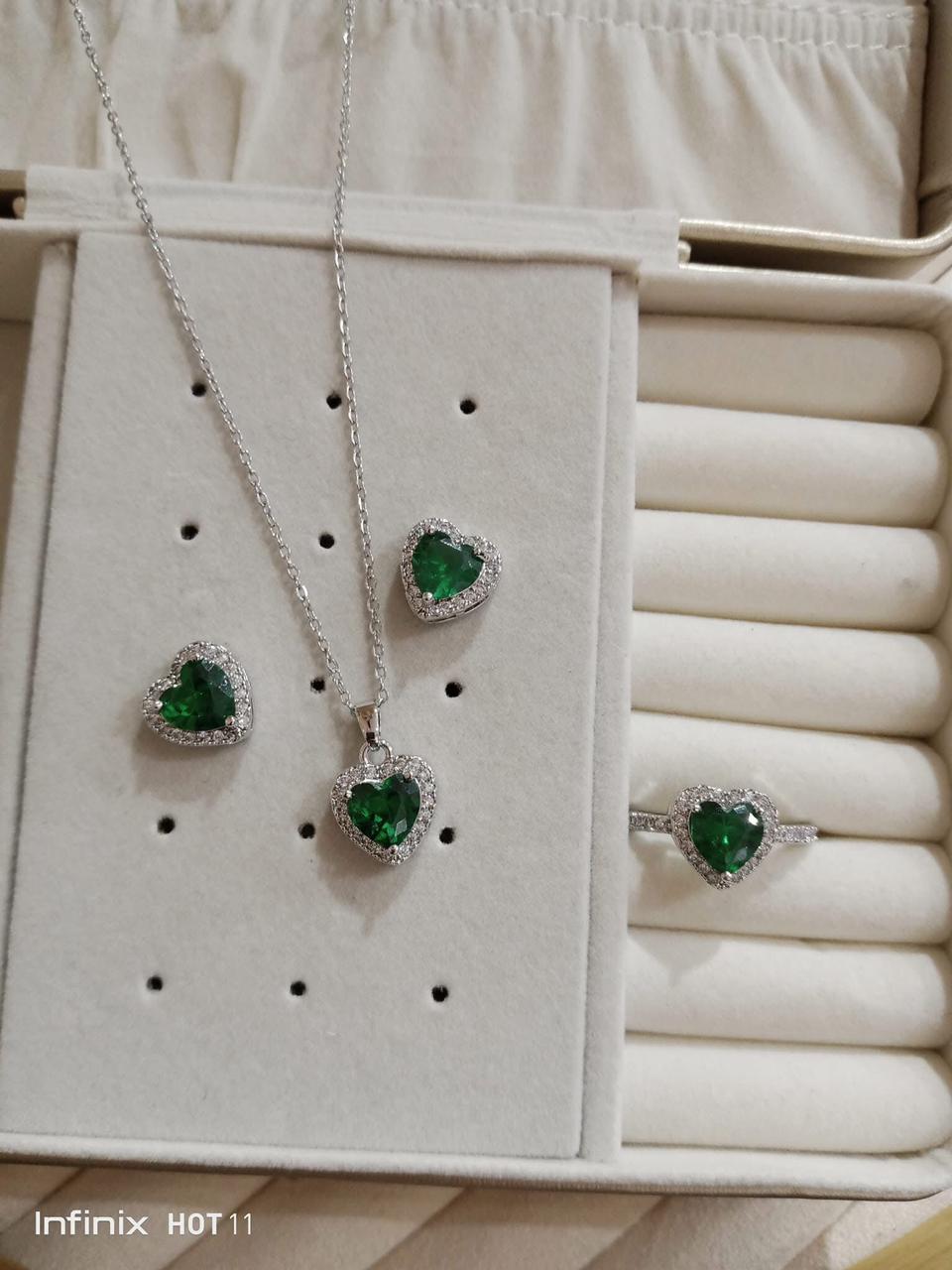 Lot de collier + bague + boucle coeur