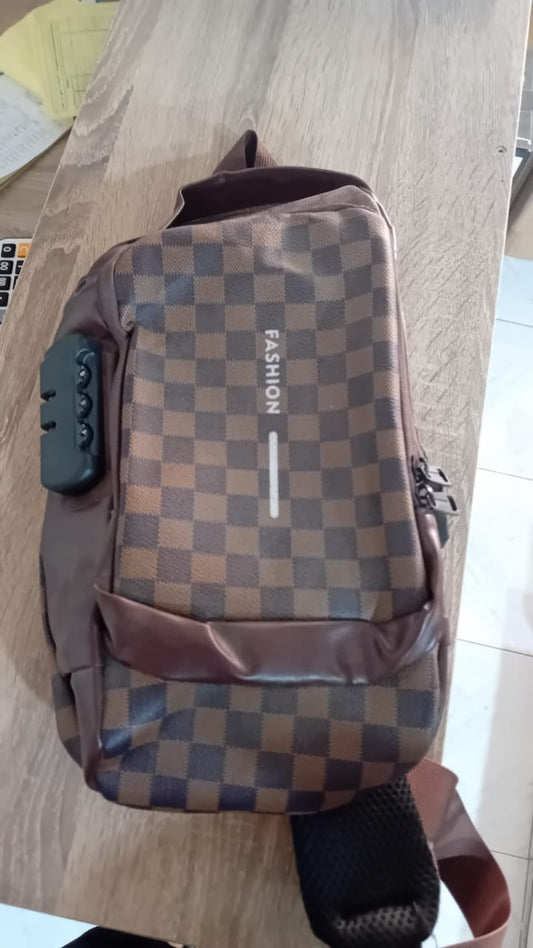 Sac de poitrine homme avec port USB – Imperméable et anti-vol
