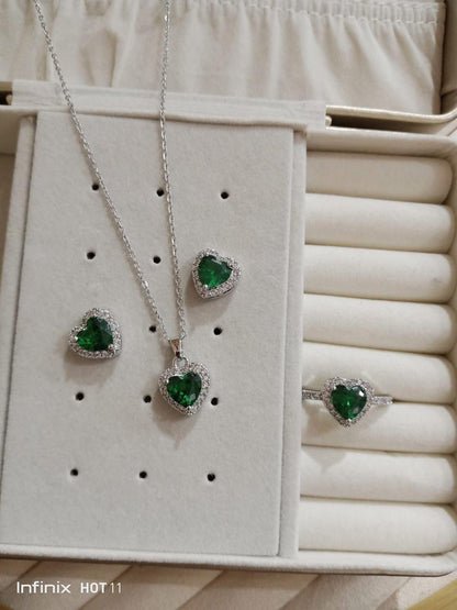 Lot de collier + bague + boucle coeur